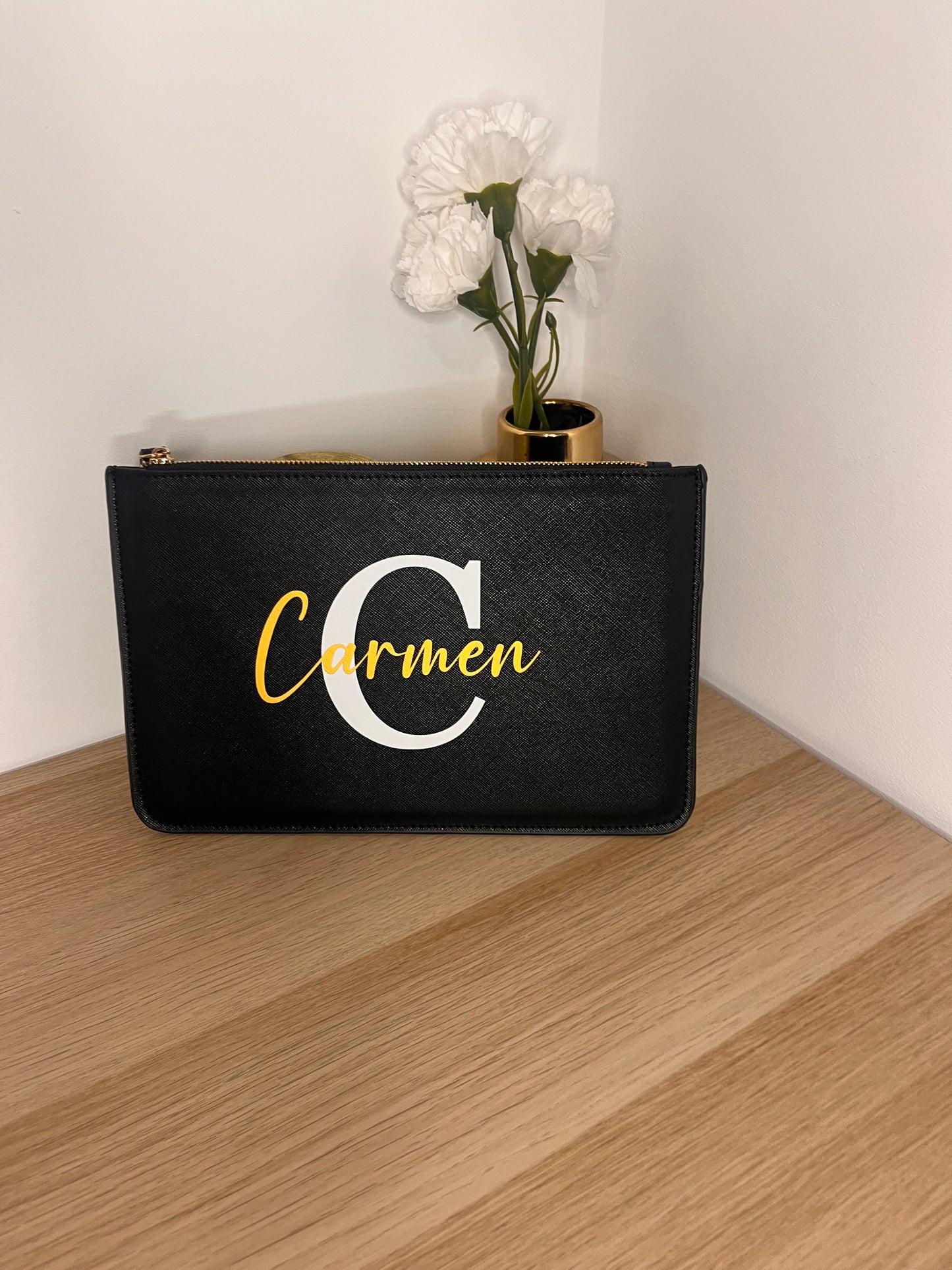 Pochette en cuir Saffiano personnalisée - Élégance et intemporalité