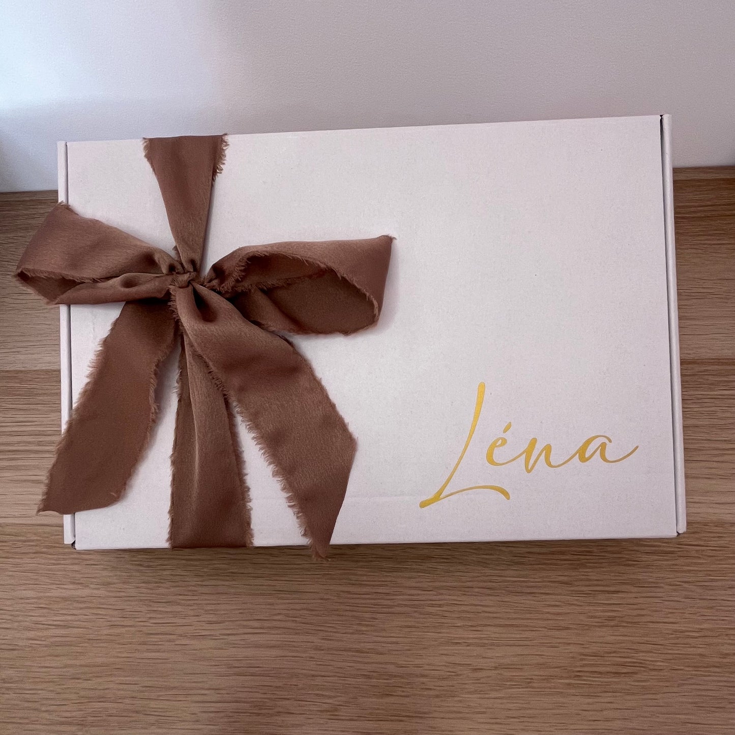 Coffret personnalisé - Pochette + Miroir + Brosse + Chouchou XL